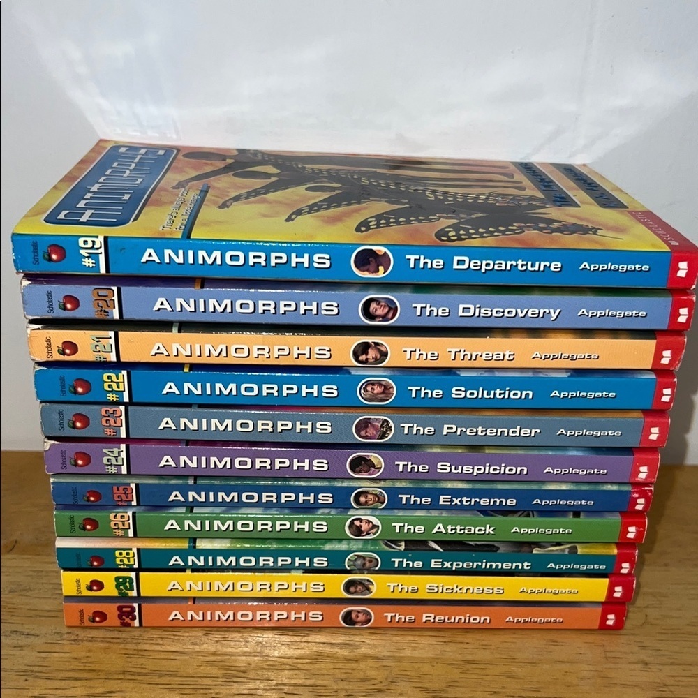 Animorphs Book Series Vintage Lot of 11 books 19,20,21,22,23,24,25,26,28,29,30